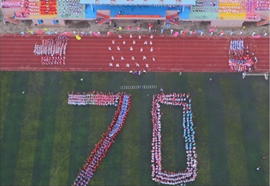 平罗县教体系统用“快闪”深情表白祖国