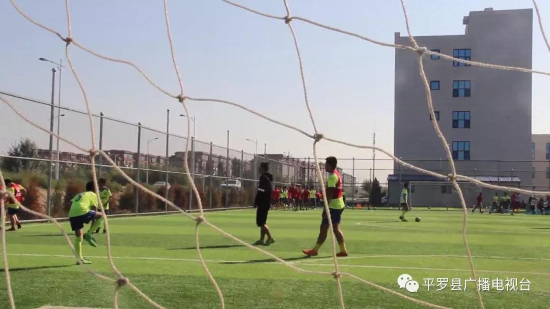 校园足球伴我快乐成长