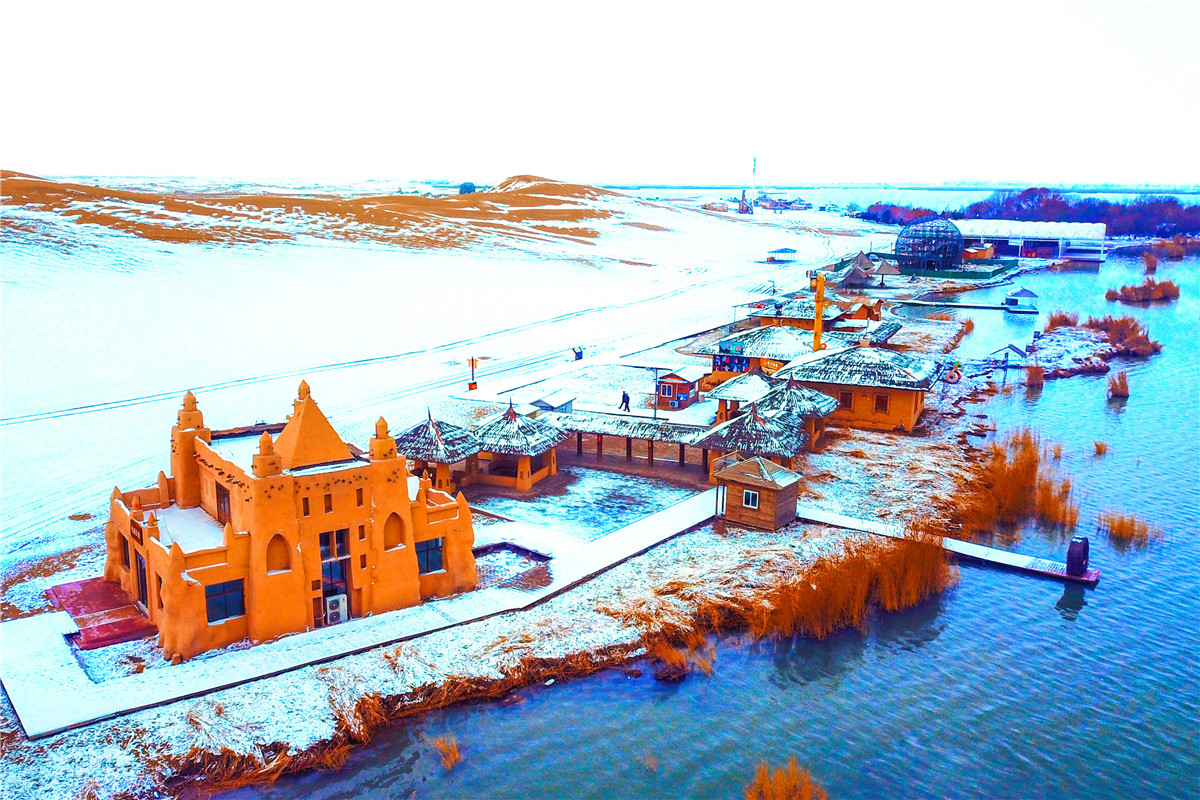 沙湖迎初雪 风景美如画